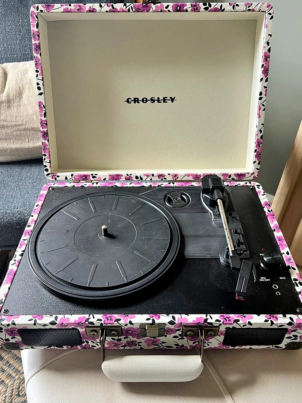 Crosley Cruiser Plus Portable Turntable (Groovy Floral) Pink & White